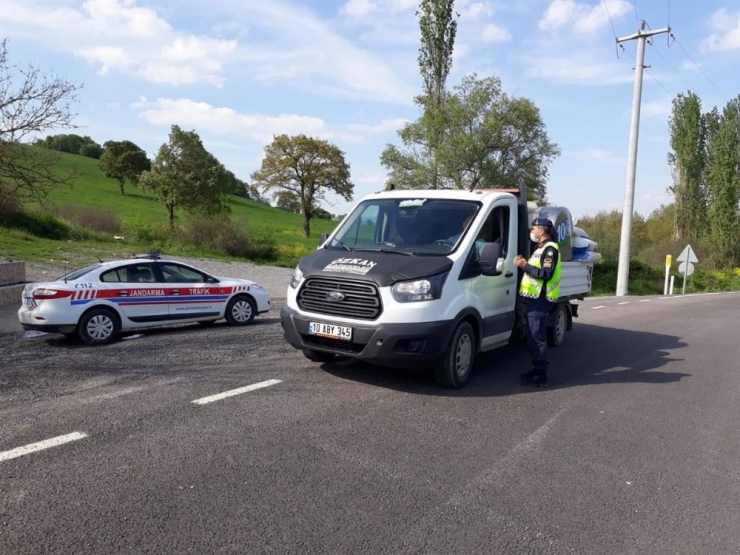 Balıkesir’de Yük Taşıyan Araçlara Denetim