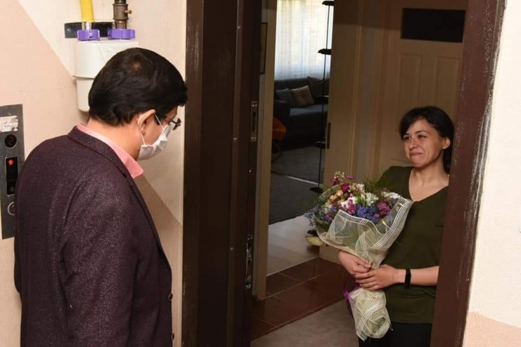 Başkan Özcan Şehit Annelerini Unutmadı