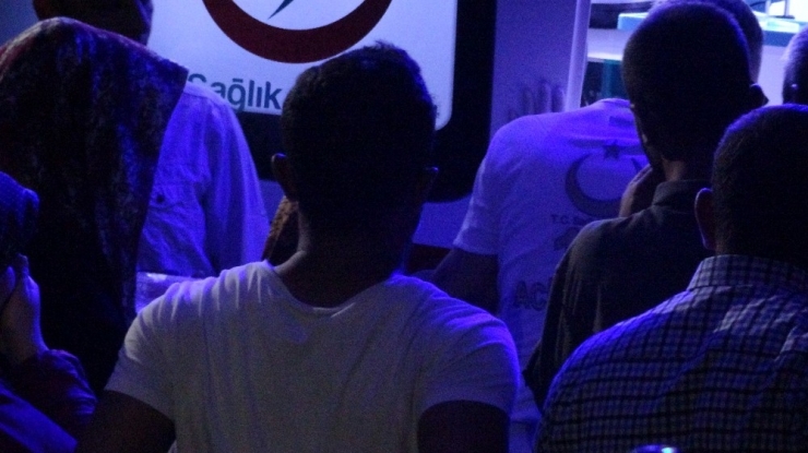 Araziden Topladıkları Mantarları Yiyen 3 Kişi Zehirlendi