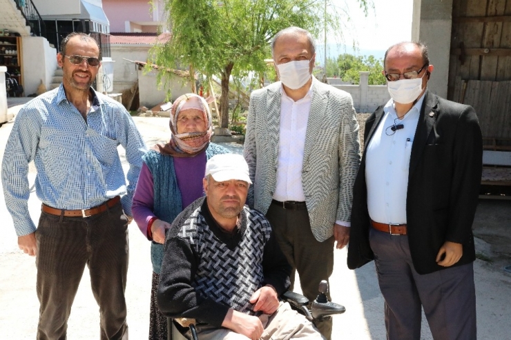 Başkan Üçok’tan Fedakar Anneye Akülü Araba Sözü