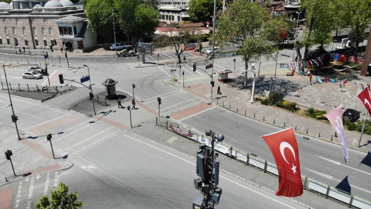 Beşiktaş Sahilde Yürüyüş Yapan Yaşlılar Havadan Görüntülendi