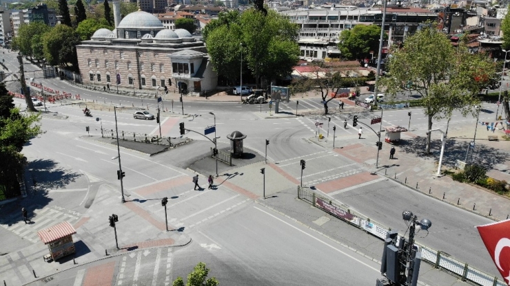 Beşiktaş Sahilde Yürüyüş Yapan Yaşlılar Havadan Görüntülendi