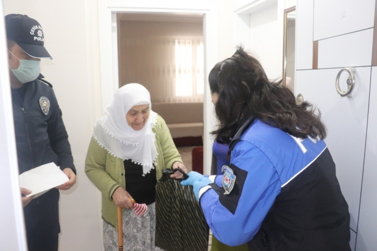 Vefa Ekibinden “Anneler Günü” Ziyareti