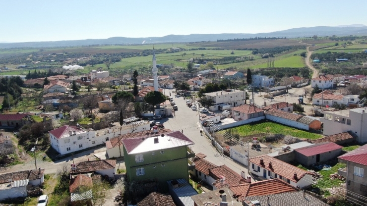 Bu Köyün Tabelasını Gören Soyunup Fotoğraf Çektiriyor