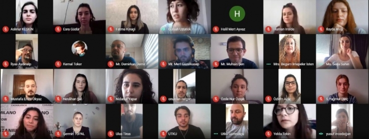 Başkan Gümrükçü Online Toplantıda Gençlerin Sorularını Cevapladı