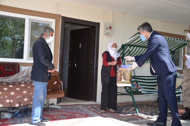 Darende’de Asırlık Şehit Ailelerine Ziyaret