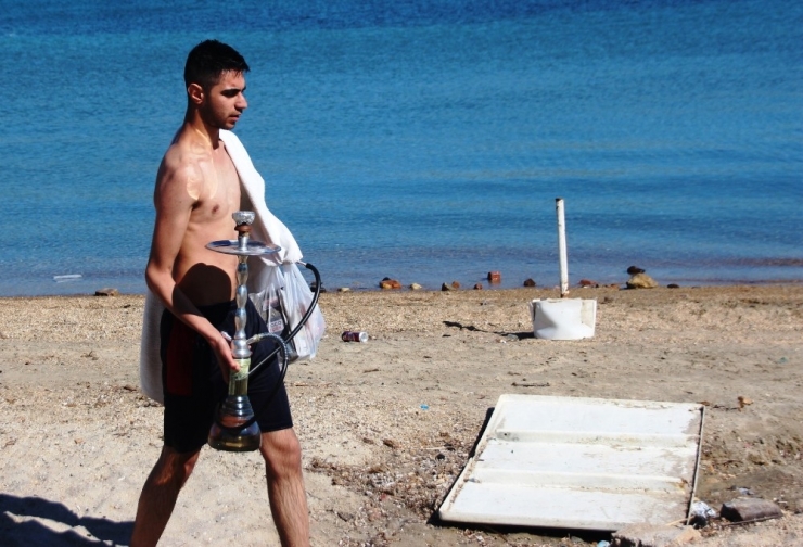 Nargileyi Bile Hesap Ettiler, Polisi Hesap Etmediler