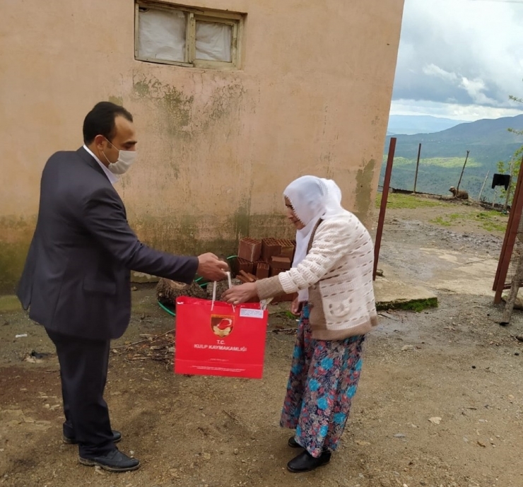 Kulp Vefa Sosyal Destek Grubundan Anneler Günü Sürprizi