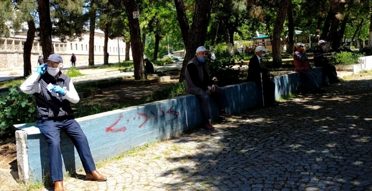 Selimiye Camii Meydanında Dua Ettiler, Özgürlüğün Tadını Çıkardılar