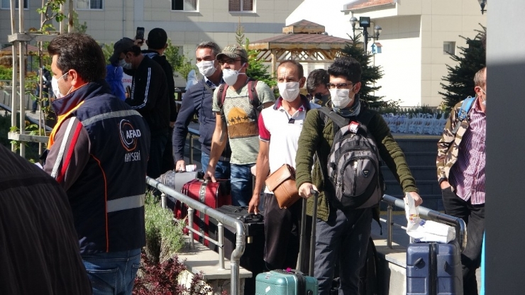 Kayseri’de Karantina Süresi Tamamlanan 242 Kişi Memleketlerine Gönderildi