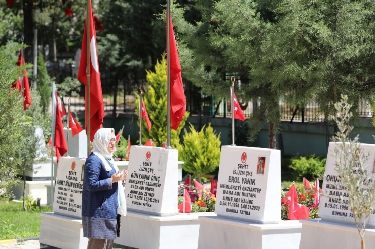 Şehit Anneleriyle Duygsal Buluşma