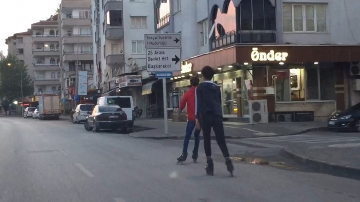 Kısıtlamayı Patenleri İle Deldiler