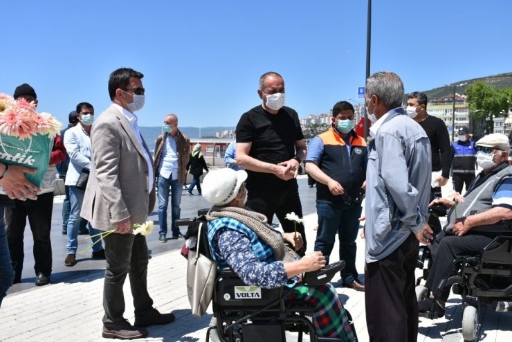 Gemlik Belediyesi’nden Anneler Günü Jesti