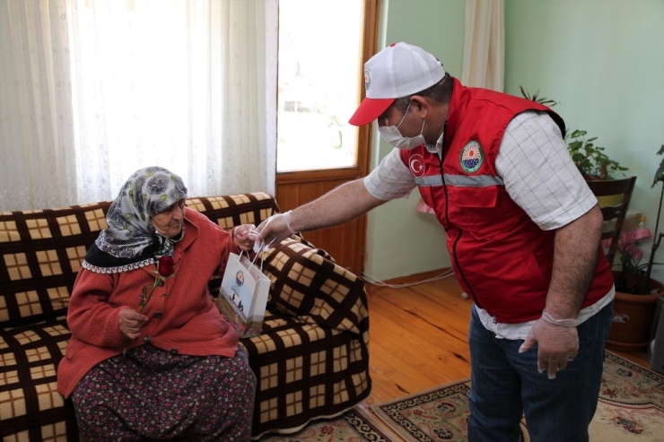 Şehit Anneleri Ve Eşleri Anneler Günü’nde Unutulmadı