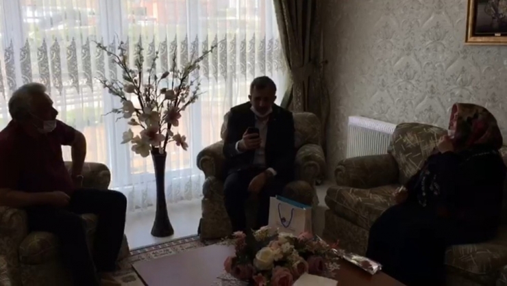 İçişleri Bakanı Soylu Şehit Annesiyle Telefonda Görüştü