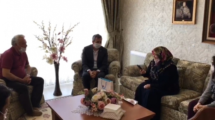 İçişleri Bakanı Soylu Şehit Annesiyle Telefonda Görüştü