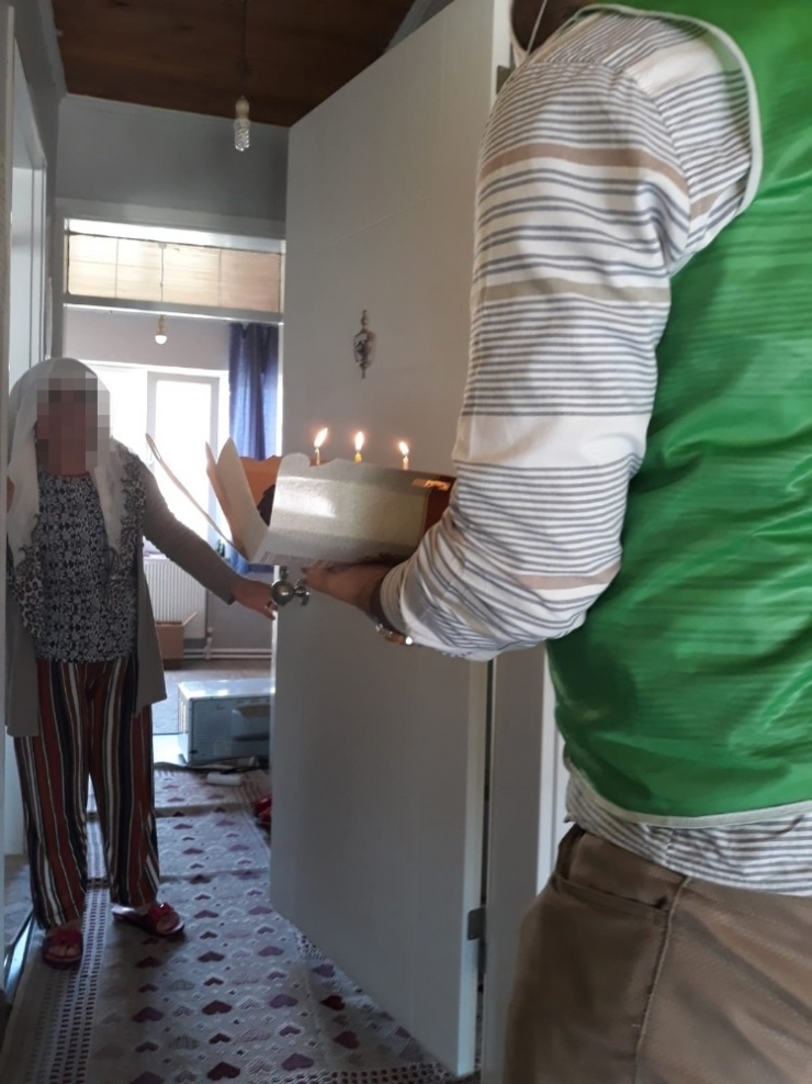 İhh Yetim Çocuklar Ve Annelerini Unutmadı