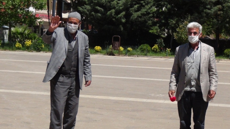 İslahiye De 65 Yaş Ve Üstü Arkadaşlarıyla Hasret Giderdi