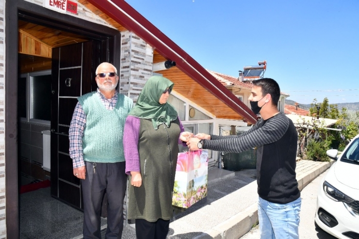 Isparta Belediyesi Anneleri Unutmadı