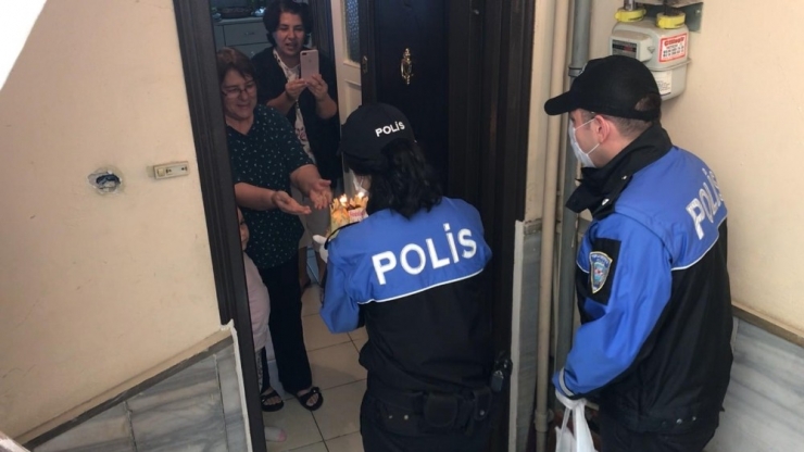 Emekli Polis Müdürünün Annesine ’Anneler Günü’ Ziyareti