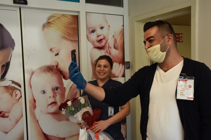 İstanbul’da Yaşayan Doruk, Nusaybin’deki Hemşire Annesine Anneler Günü Sürprizi Yaptı