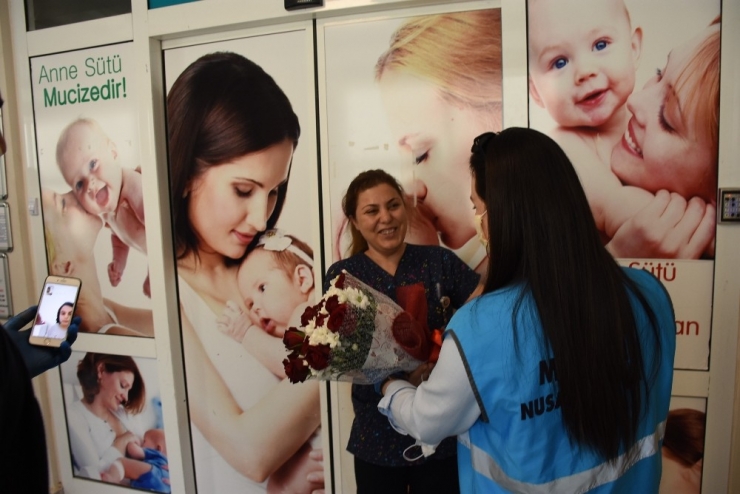 İstanbul’da Yaşayan Doruk, Nusaybin’deki Hemşire Annesine Anneler Günü Sürprizi Yaptı