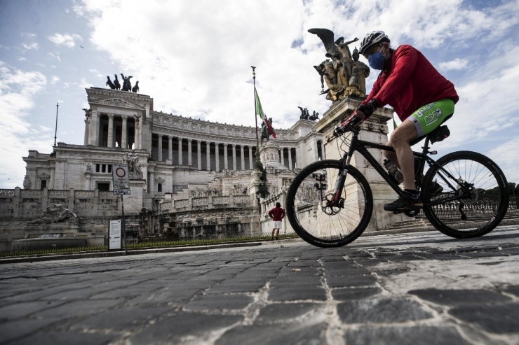 İtalya’da Son 24 Saatte Korona Virüsten 165 Ölüm
