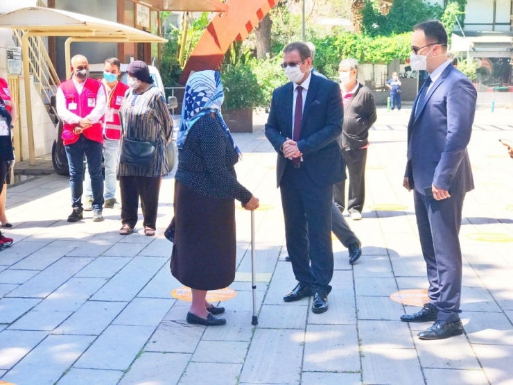 Kaymakamlık Vefa Grubu’ndanzübeyde Hanım’a Ziyaret