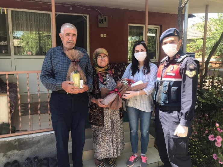 Kaymakam Kaya Şehit Annelerinin Günlerini Kutladı