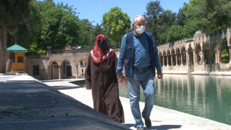 Yaşlılar Balıklıgöl’e Akın Etti