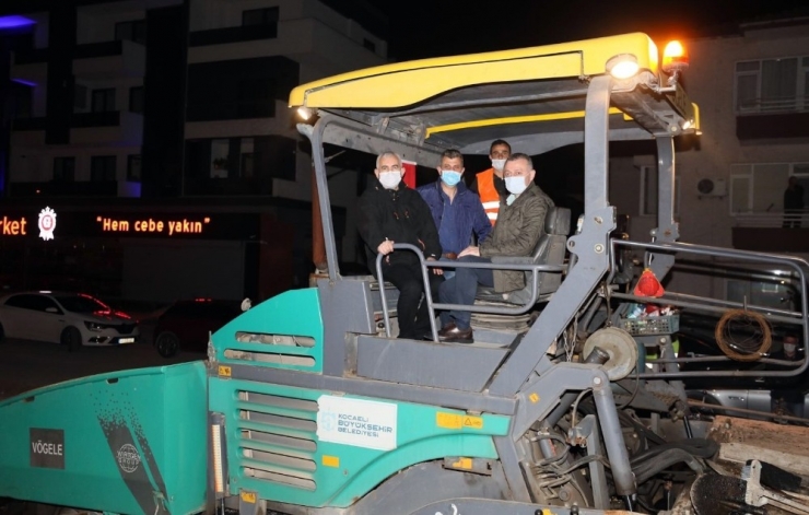 Başkan Büyükakın’dan Mesaideki Çalışanlara Baklava İkramı