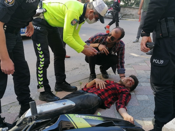 Kısıtlamada Motosikletiyle Polisten Kaçan Sürücü Kaza Yapınca Yakalandı