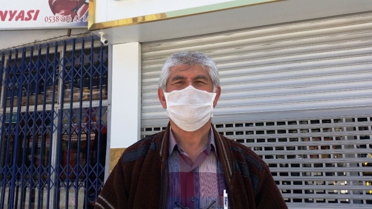 65 Yaş Ve Üzeri Vatandaşlar Sokağa Çıkma Yasağının Kaldırılmasıyla Maaşlarını Kendileri Çekti