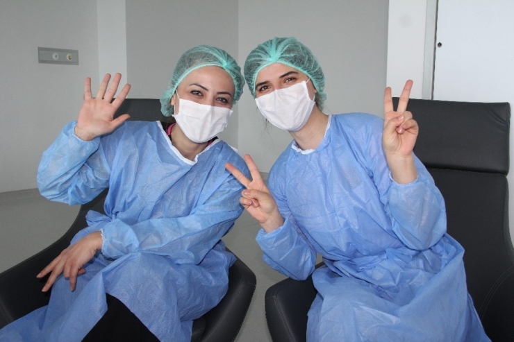 Virüse Çok Kızan Umay’dan Duygulandıran Video: “Korona Virüs Yüzünden Annemi Göremiyorum”