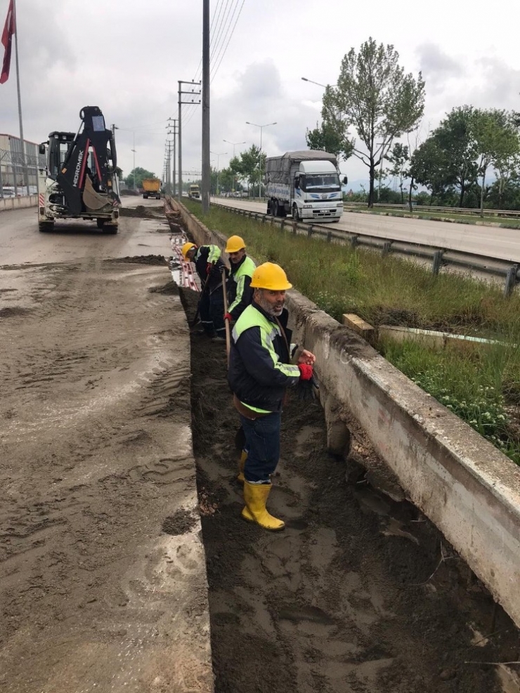 Sokağa Çıkma Kısıtlamasında Uedaş Sokaklarda