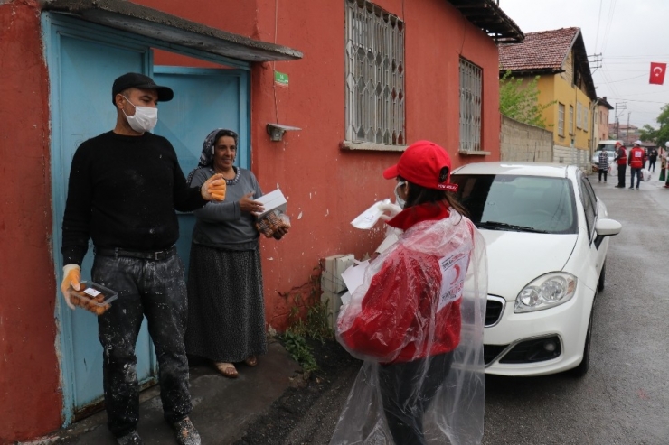 Kızılay’dan Anneler Günü’ne ‘Tatlı’ Kutlama