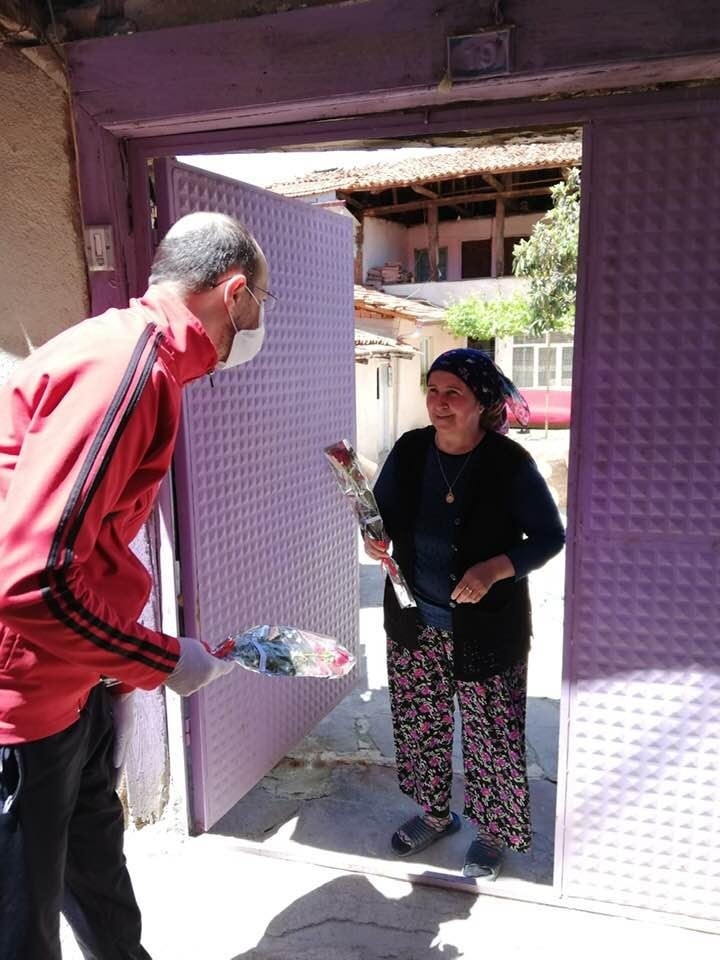 Sokağa Çıkma Kısıtlamasında Anneler Unutulmadı