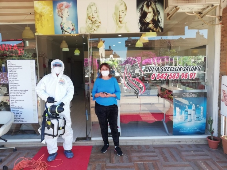 Marmaris’te Salonlar Dezenfekte Edildi