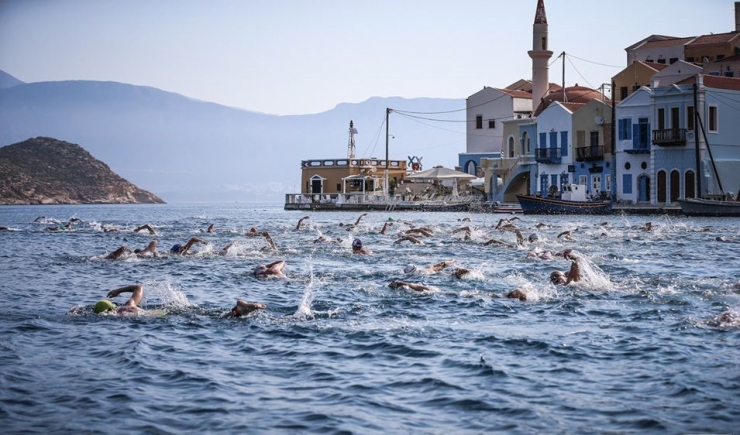 Meis Kaş Yüzme Yarışı’na Korona Engeli