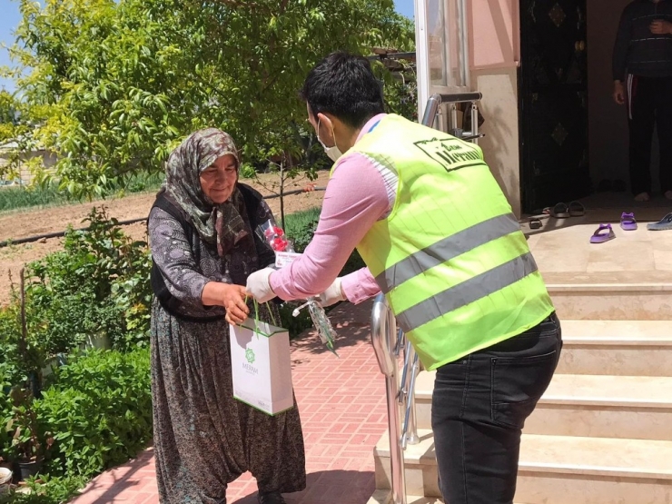 Meram Belediyesi Şehit Annelerini Unutmadı