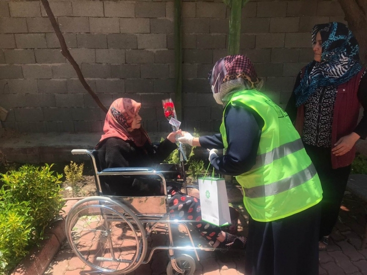 Meram Belediyesi Şehit Annelerini Unutmadı