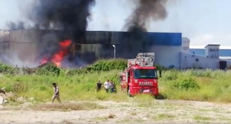 Mersin’de Fabrikadaki Yangın Kontrol Altına Alındı