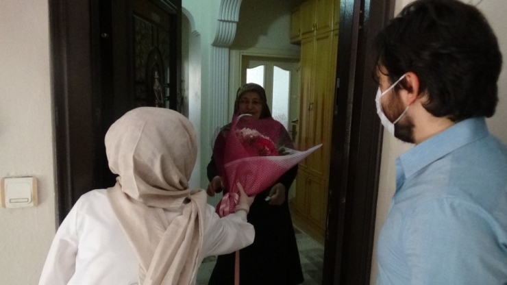 Pendik’te Şehit Anneleri Ve 100 Yaş Üzeri Annelere Ziyaret