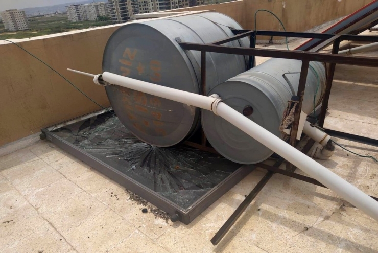 Şiddetli Rüzgar Güneş Enerjisi Panellerini Devirdi