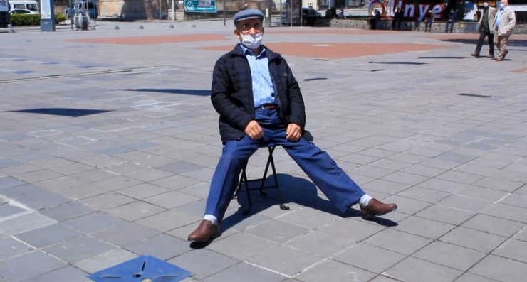 Ünye’de Sokağa Çıkan 65 Yaş Üstü Vatandaşlar Bayram Havası Yaşadı