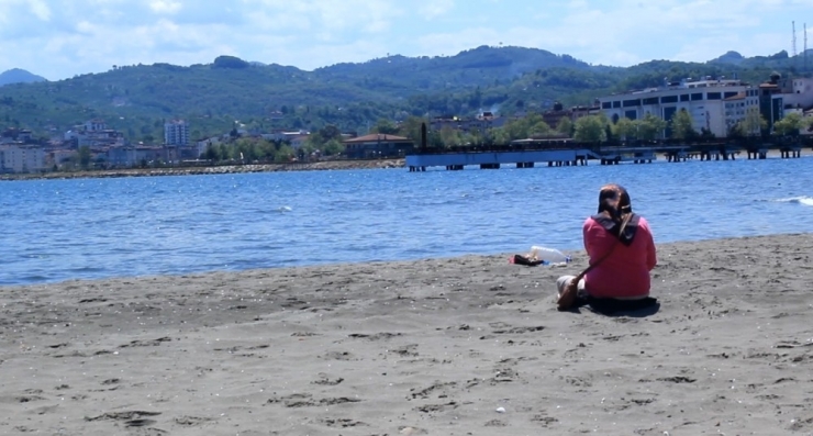 Ünye’de Sokağa Çıkan 65 Yaş Üstü Vatandaşlar Bayram Havası Yaşadı