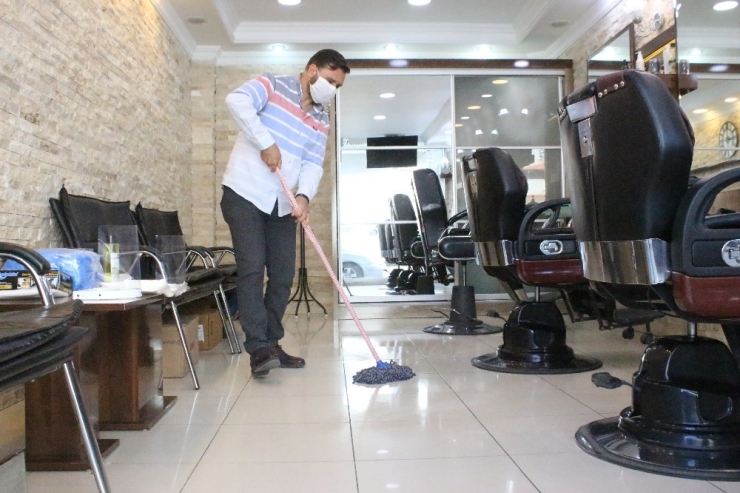 Uşak’taki Kuaförlerde ‘Fahiş Fiyat’ Uygulanmayacak