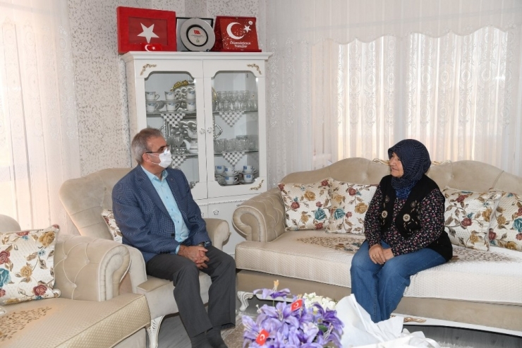 Vali Karaloğlu’undan Şehit Annelerine ’Anneler Günü’ Ziyareti