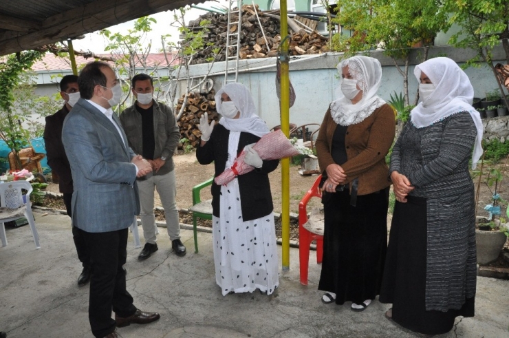 Vali Pehlivan’dan Şehit Annelerine Ziyaret