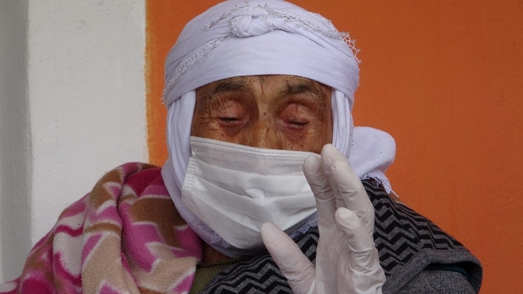 Türkiye’nin En Yaşlı Annesi Emine Nineye Sürpriz Ziyaret